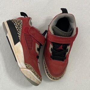 Nike Air Jordan Red and Black Sneakers Little Boys 13
